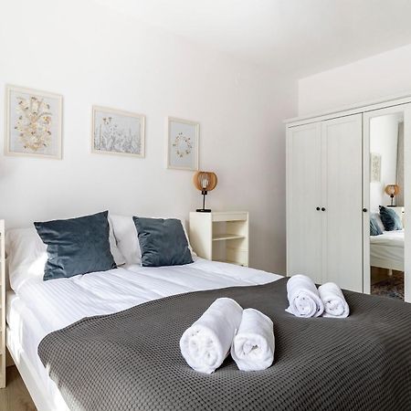 Wonderful 2- Bedroom Apartment With Soul Wwa70 Varsavia Esterno foto